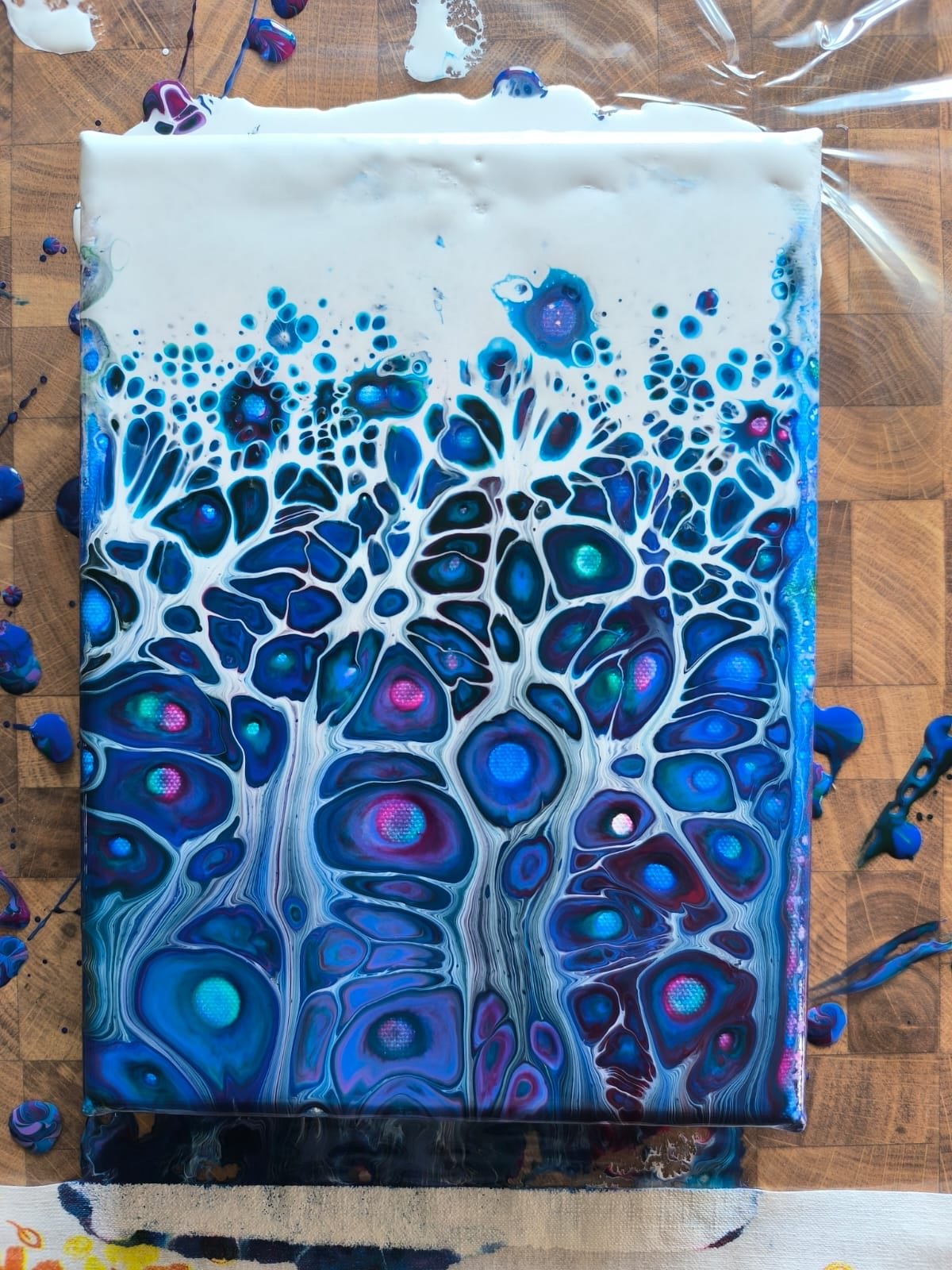...acryl pouring...