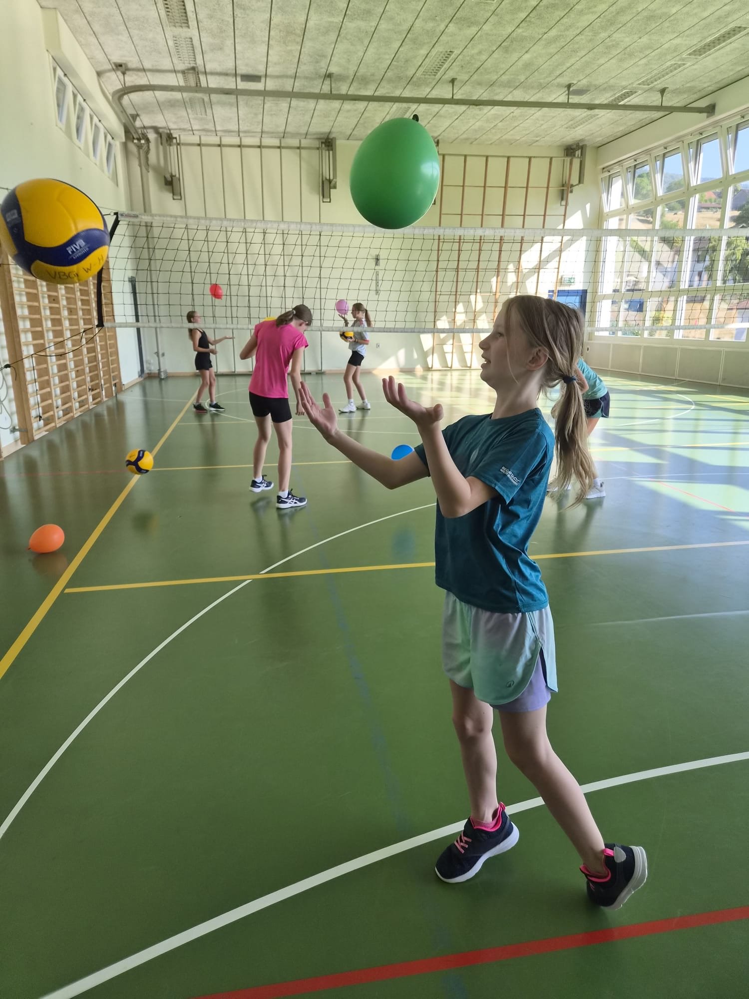 ...vollyball...