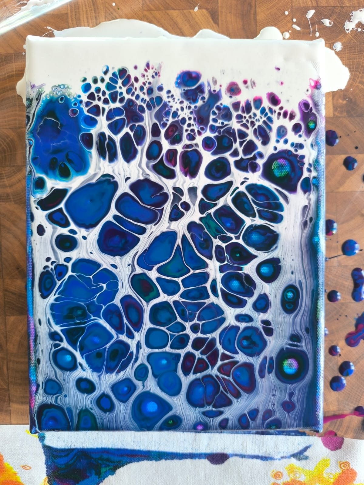 ...acryl pouring...