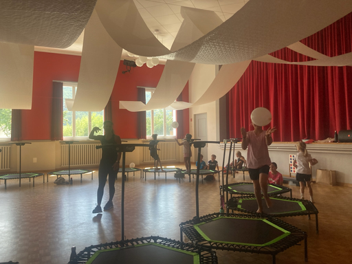 ...jumping fitness kids...