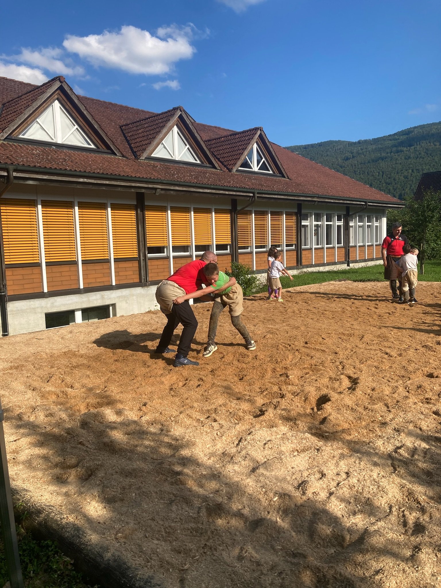...ab ins Sägemehl...