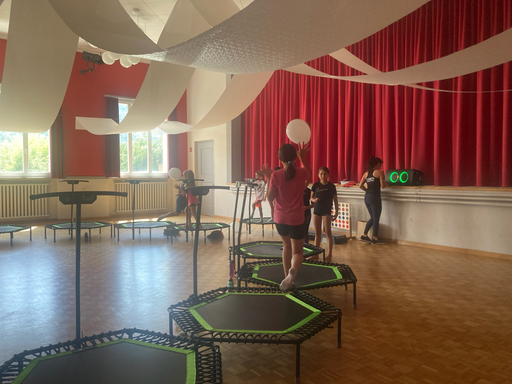 ...jumping fitness kids...