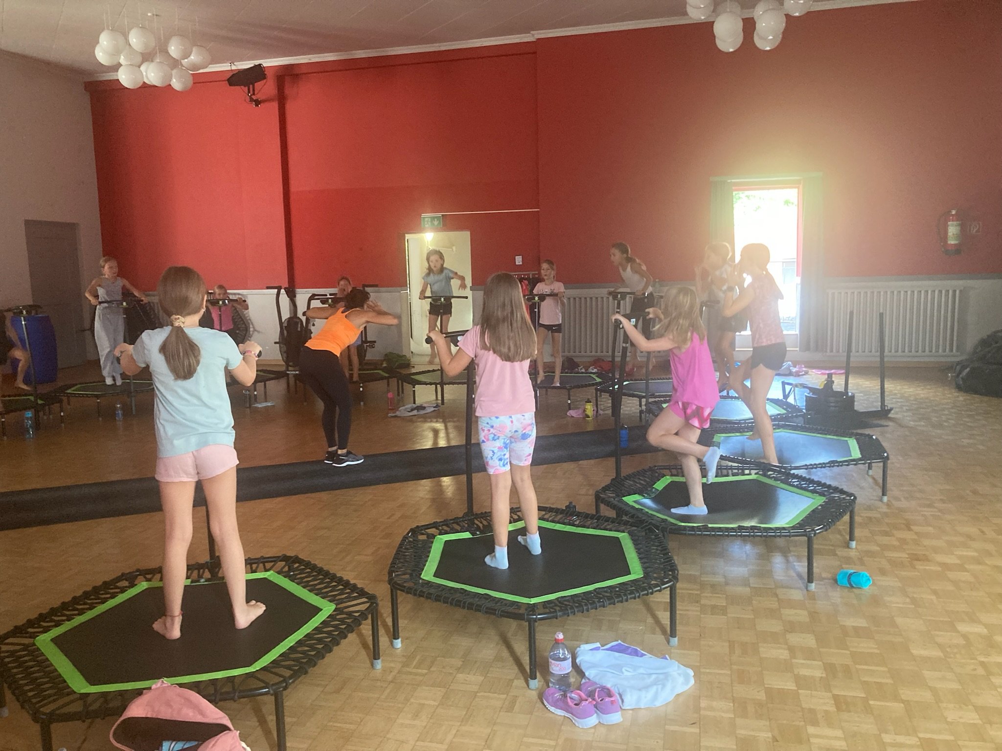 ...jumping fitness kids...