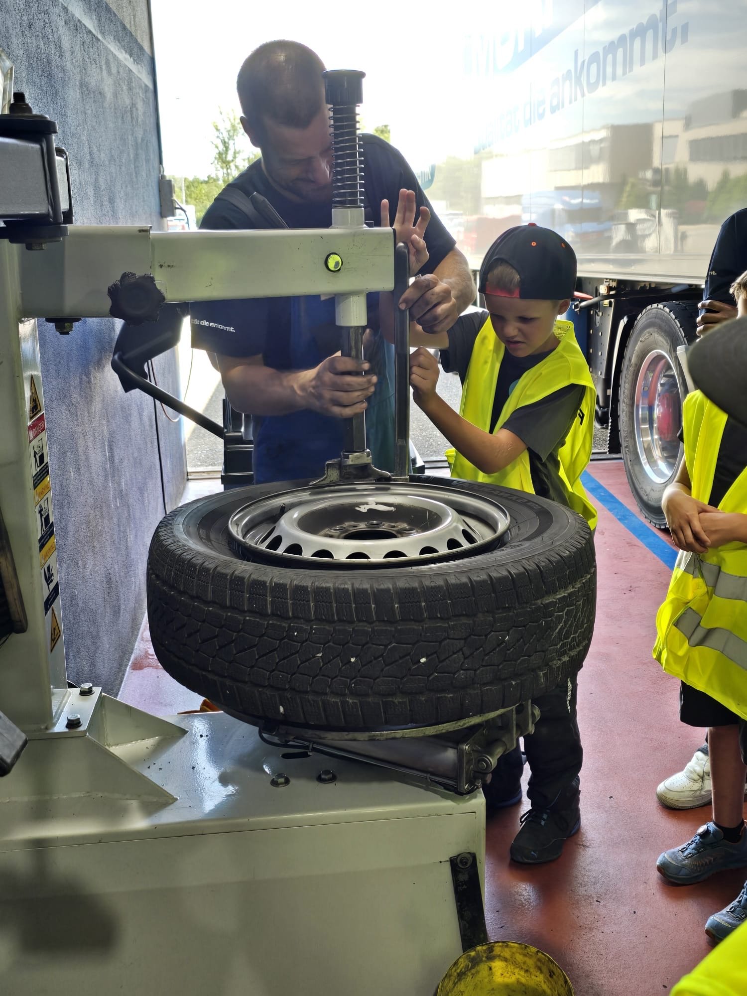 BESUCH BEI DER F.MURPF AG