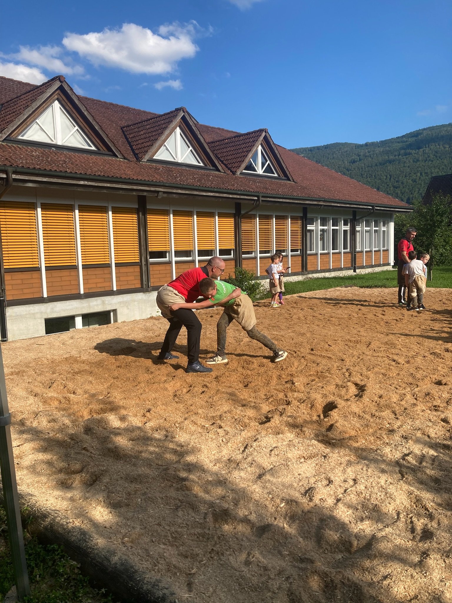 ...ab ins Sägemehl...