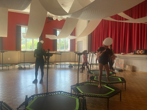 ...jumping fitness kids...