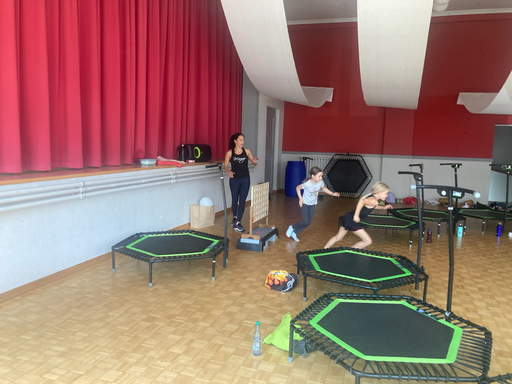 ...jumping fitness kids...