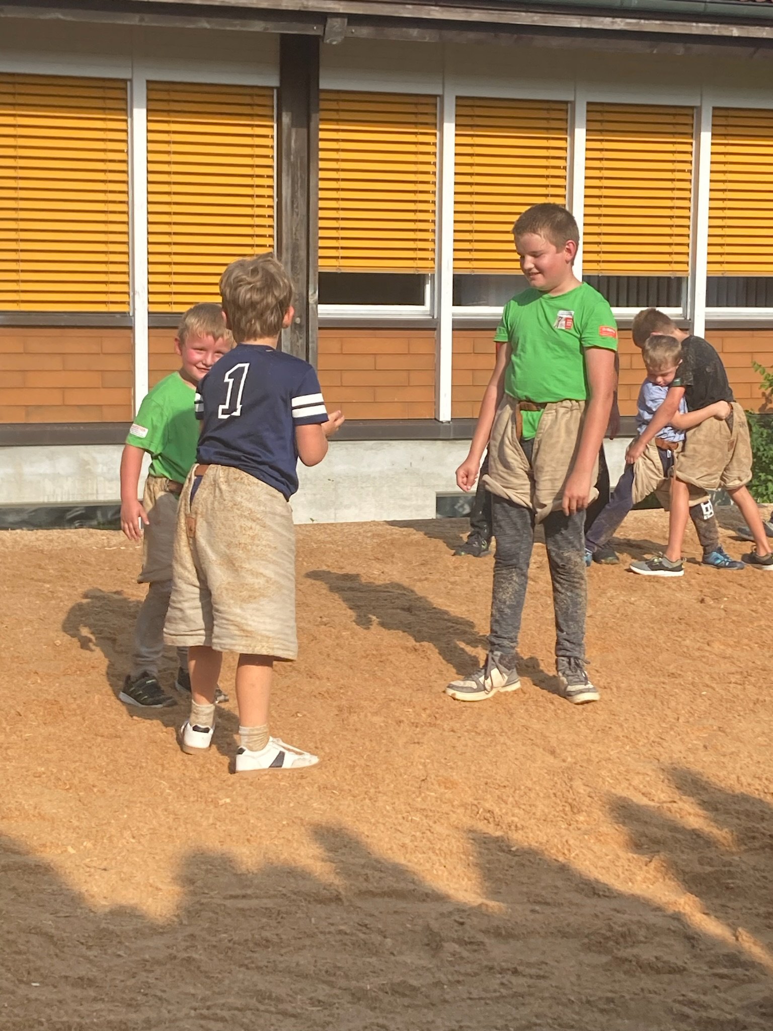 ...ab ins Sägemehl...