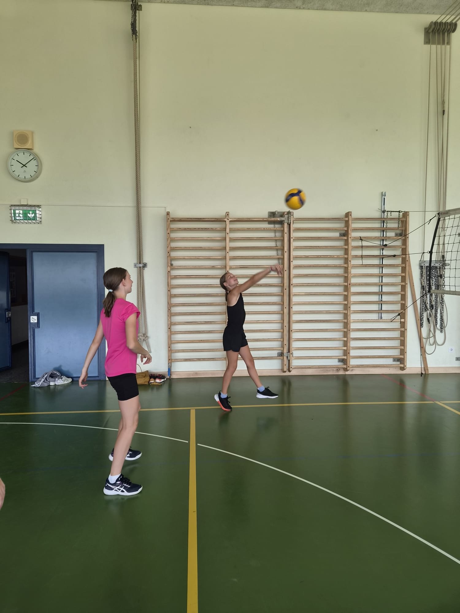 ...vollyball...