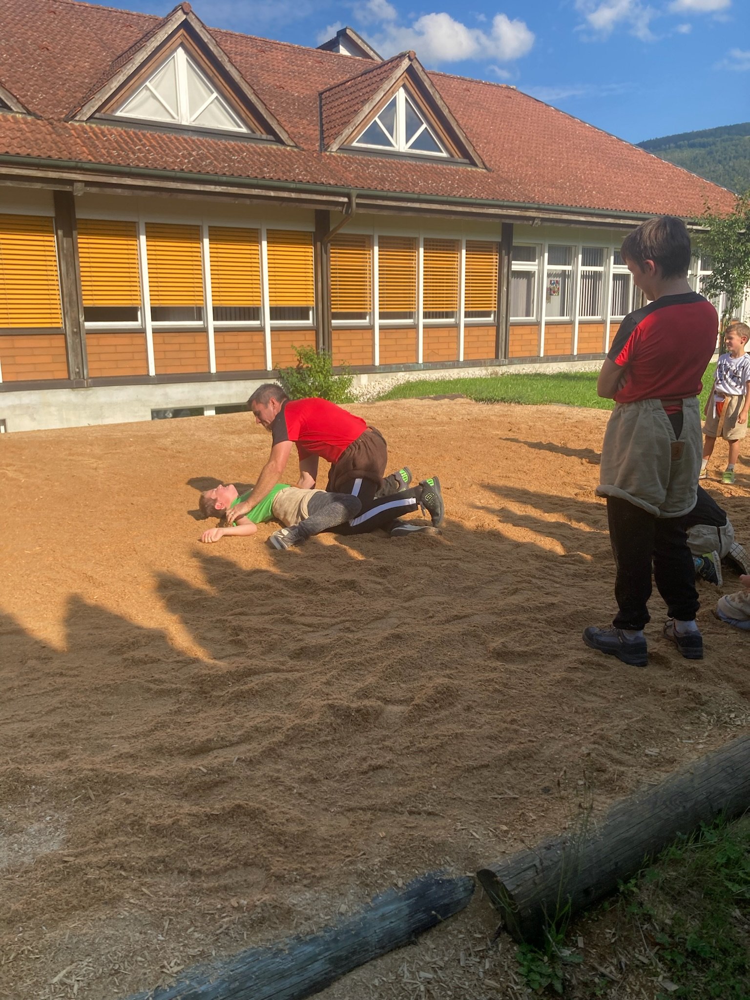 ...ab ins Sägemehl...