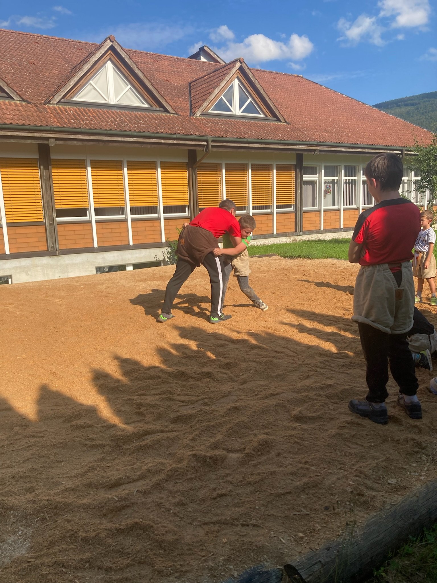 ...ab ins Sägemehl...