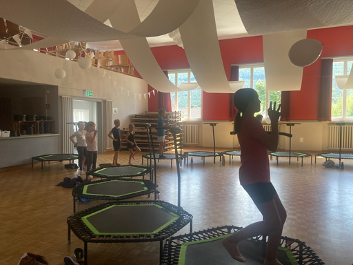 ...jumping fitness kids...