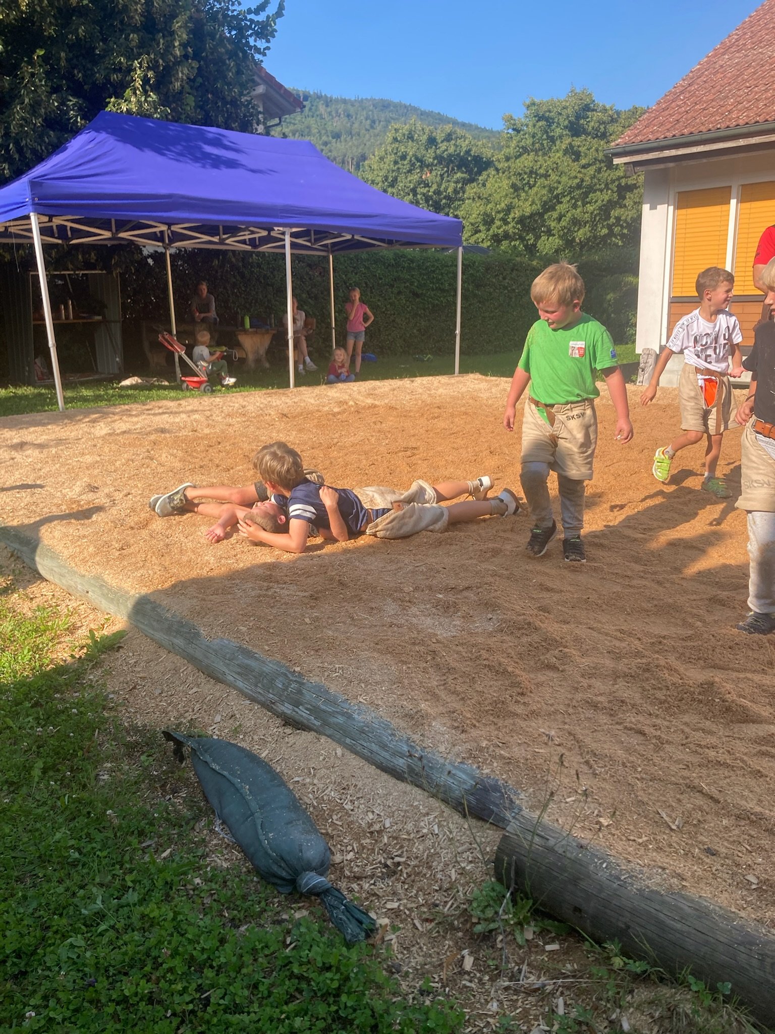 ...ab ins Sägemehl...