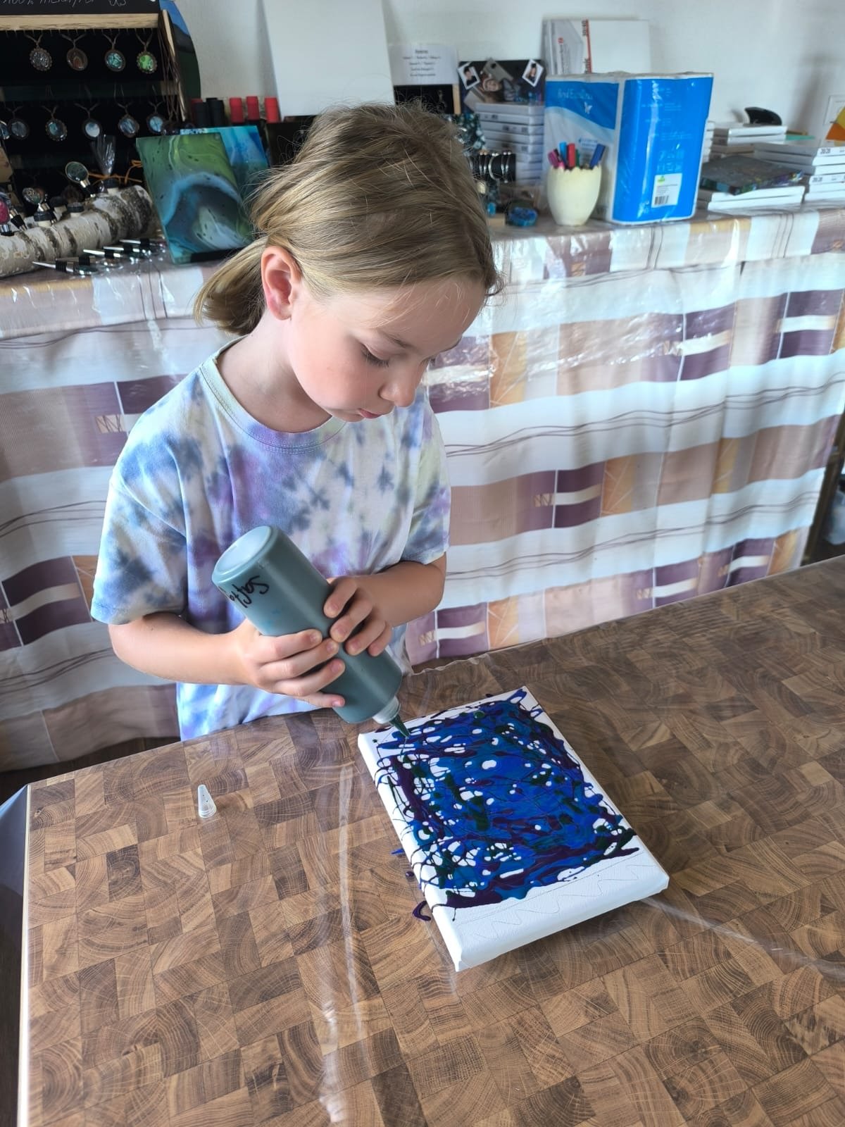 ...acryl pouring...